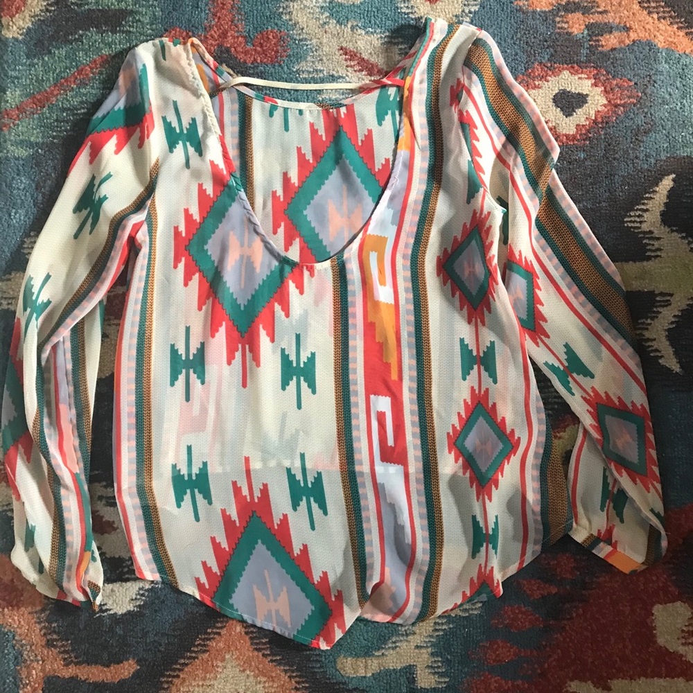 Aztec Blouse - Picture 2 of 3